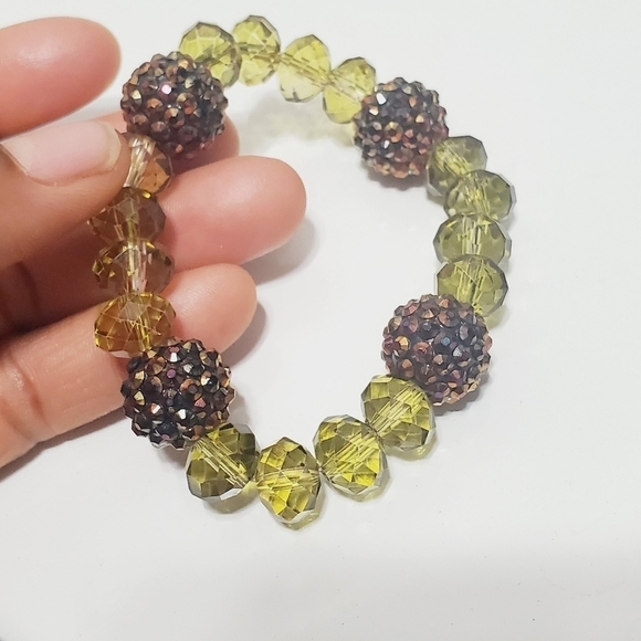 Light green and Gold tone Aqua Crystal Bracelet. 🌴 - Picture 3 of 4